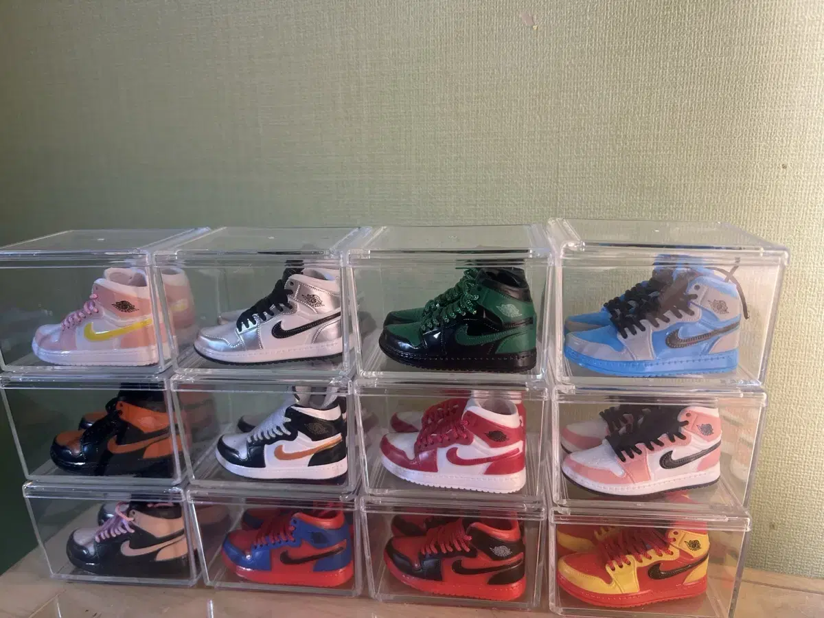 Decorative SLAM DUNK Nike Jordan Sneaker Figurines