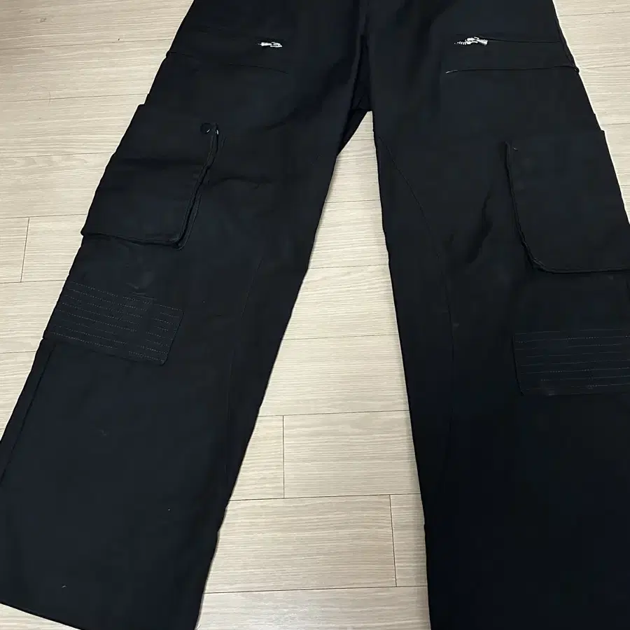 STU Multi Panel Cargo Pants Black S사이즈