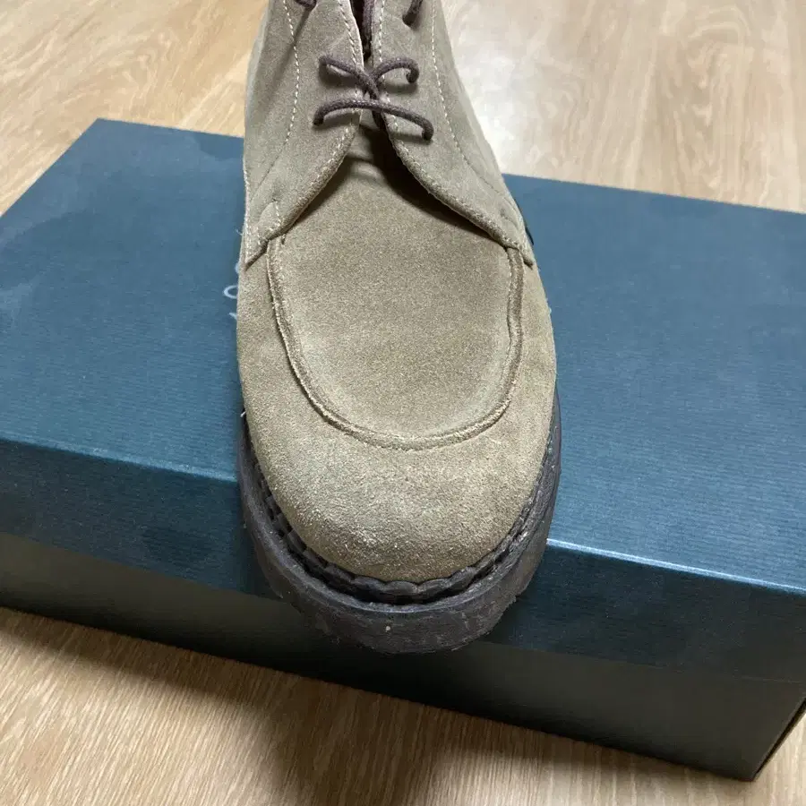 파라부트 아펜쳐 처카 Army Suede