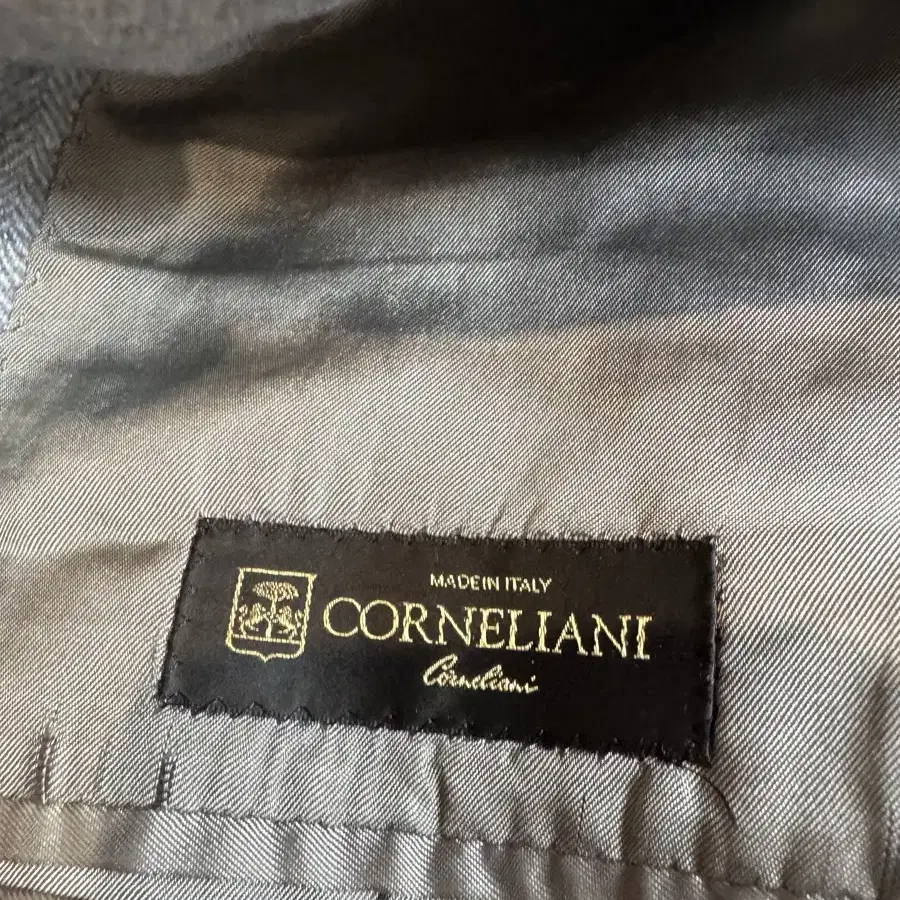 corneliani 꼬르넬리아니 남성 블레이져