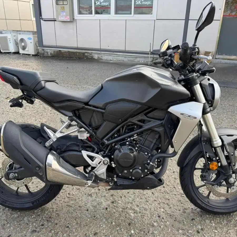 혼다 cb300r 2019년형 abs 짧은키로수 판매합니다