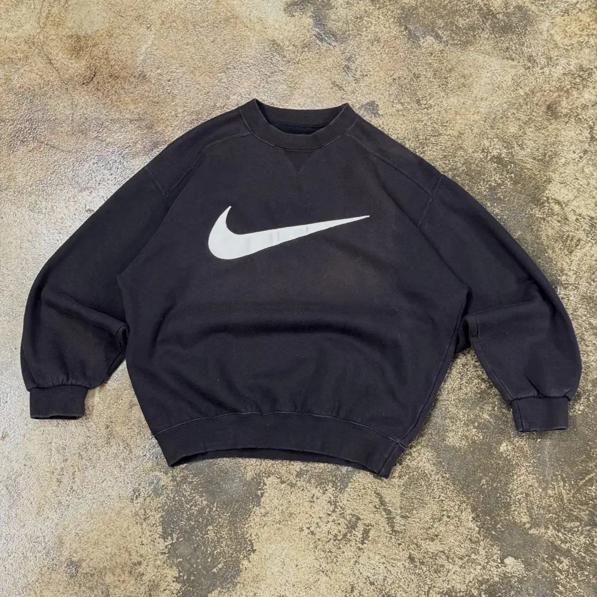 90s NIKE Big Swoosh Sweatshirt