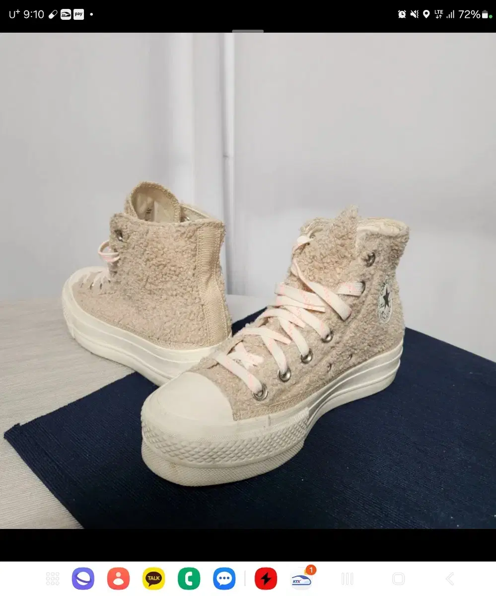 1-1:컨퍼스  뽀글리 Chuck Taylor All Star Lift