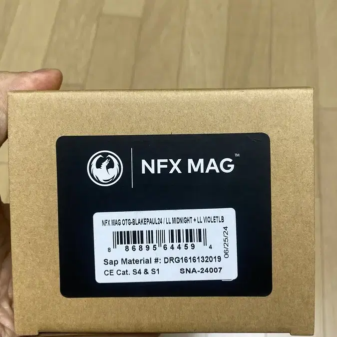 2425 드래곤 고글 NFX MAG 새제품 판매합니다