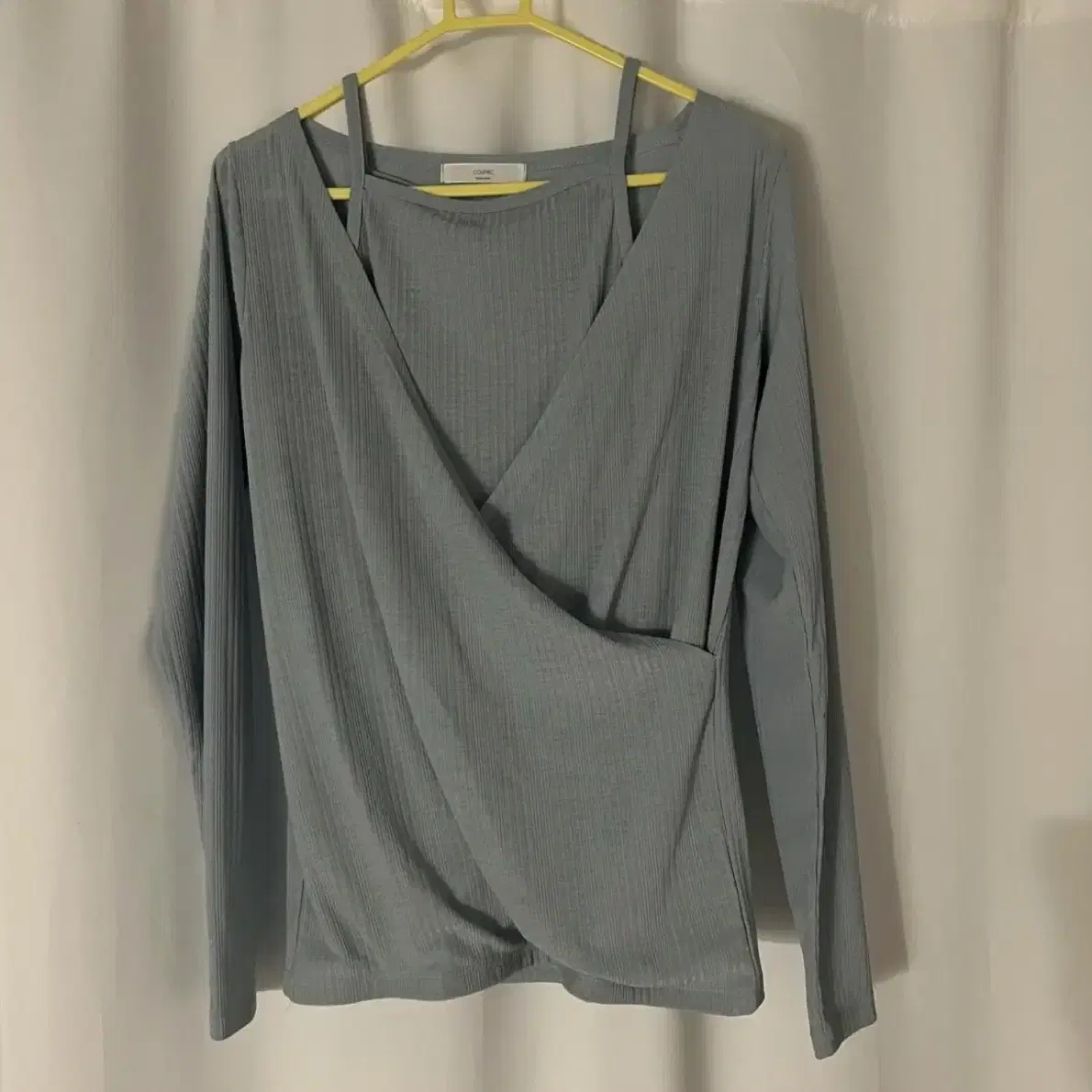 long sleeves wrap top in baby blue