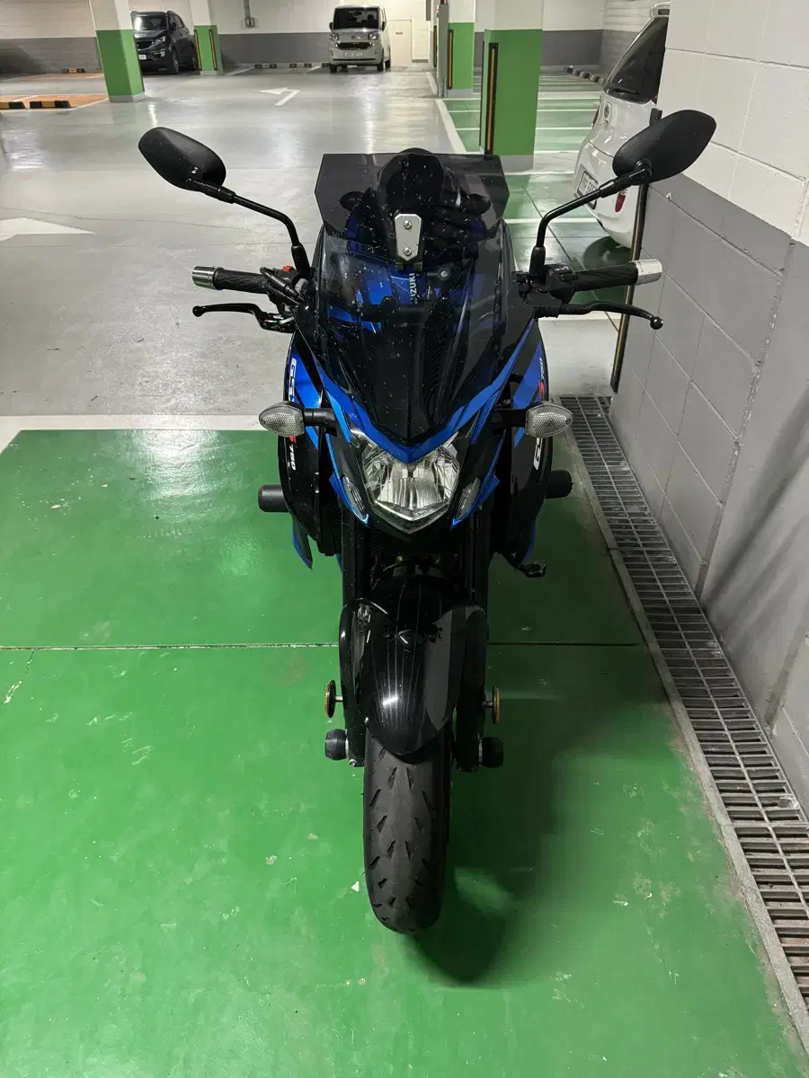 스즈키 gsx-s750 18년식 판매합니다.(급매)