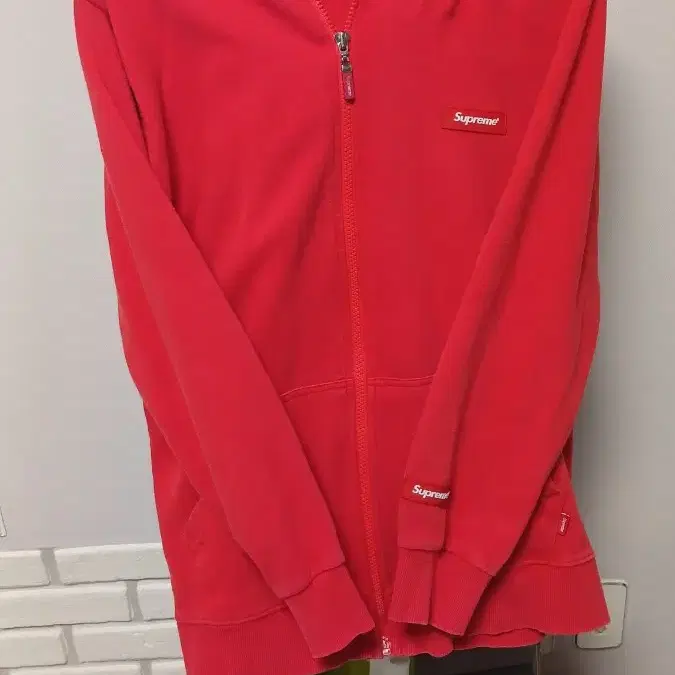 슈프림 레드 후드 집업(XL) Supreme Windstopper Zip