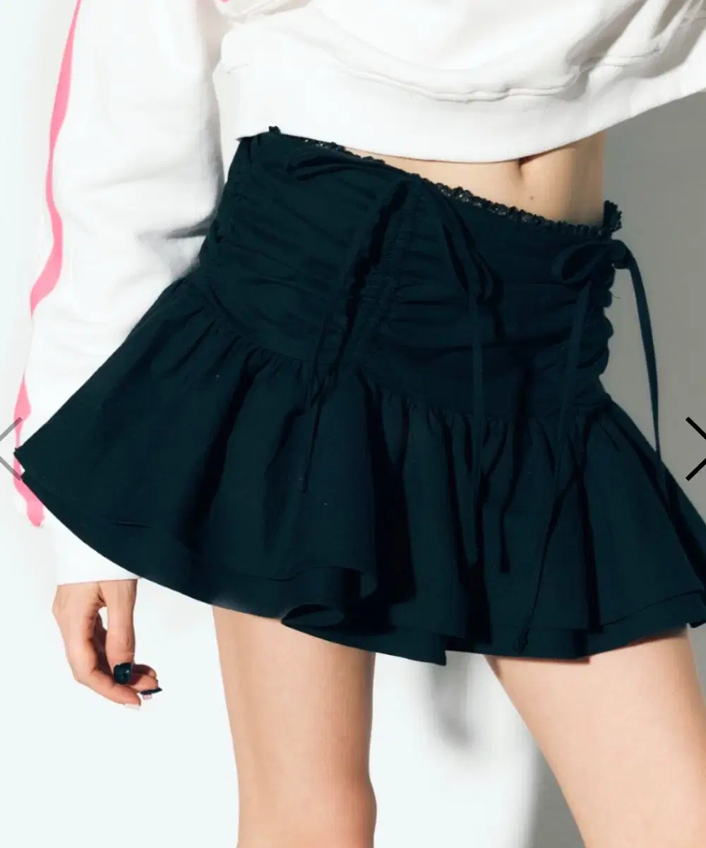 애즈이프캘리 SHIRRING LACE MINI SKIRT BLACK