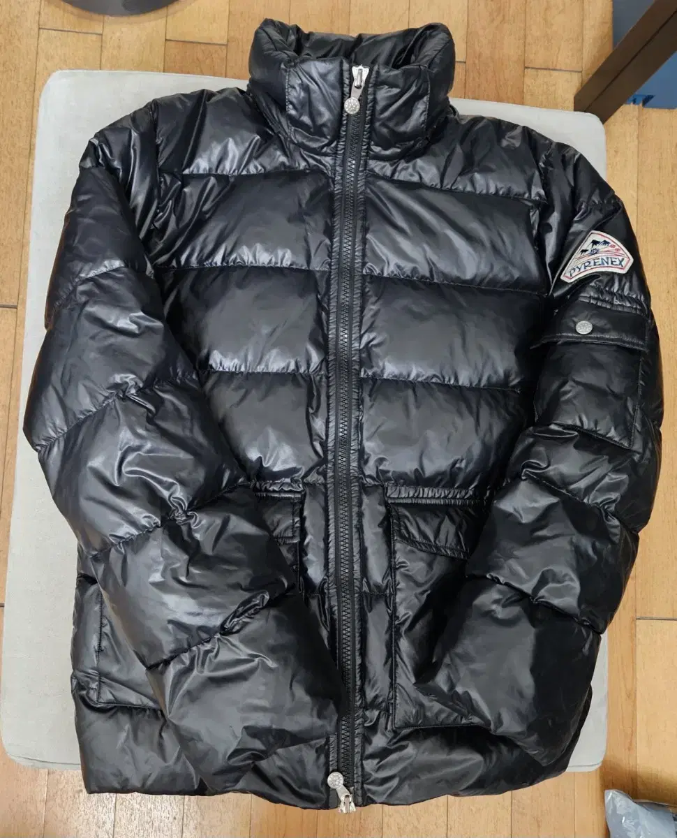 피레넥스 유광패딩 Down Puffer Jacket