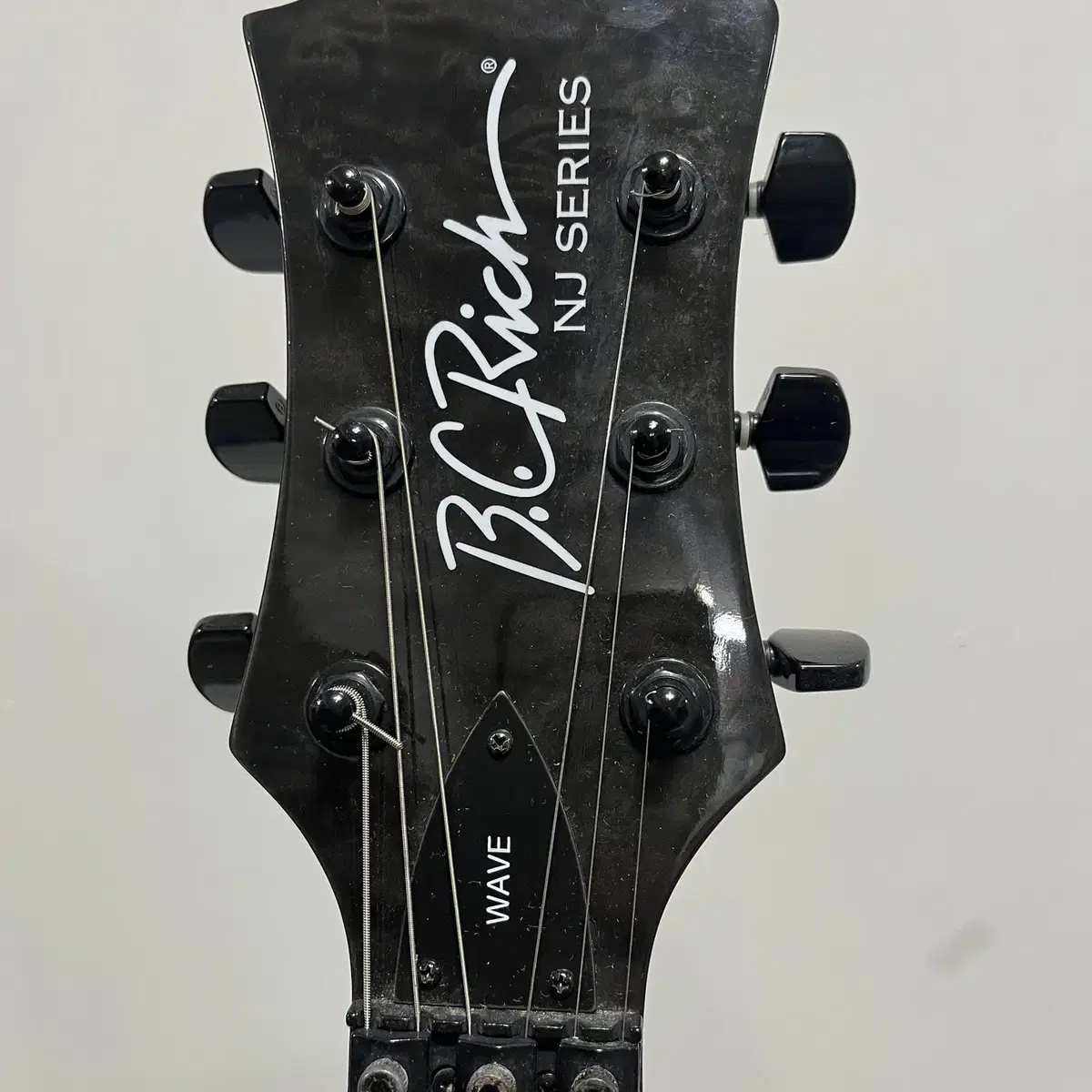 BC Rich NJ 시리즈 넥 스루 웨이브 기타