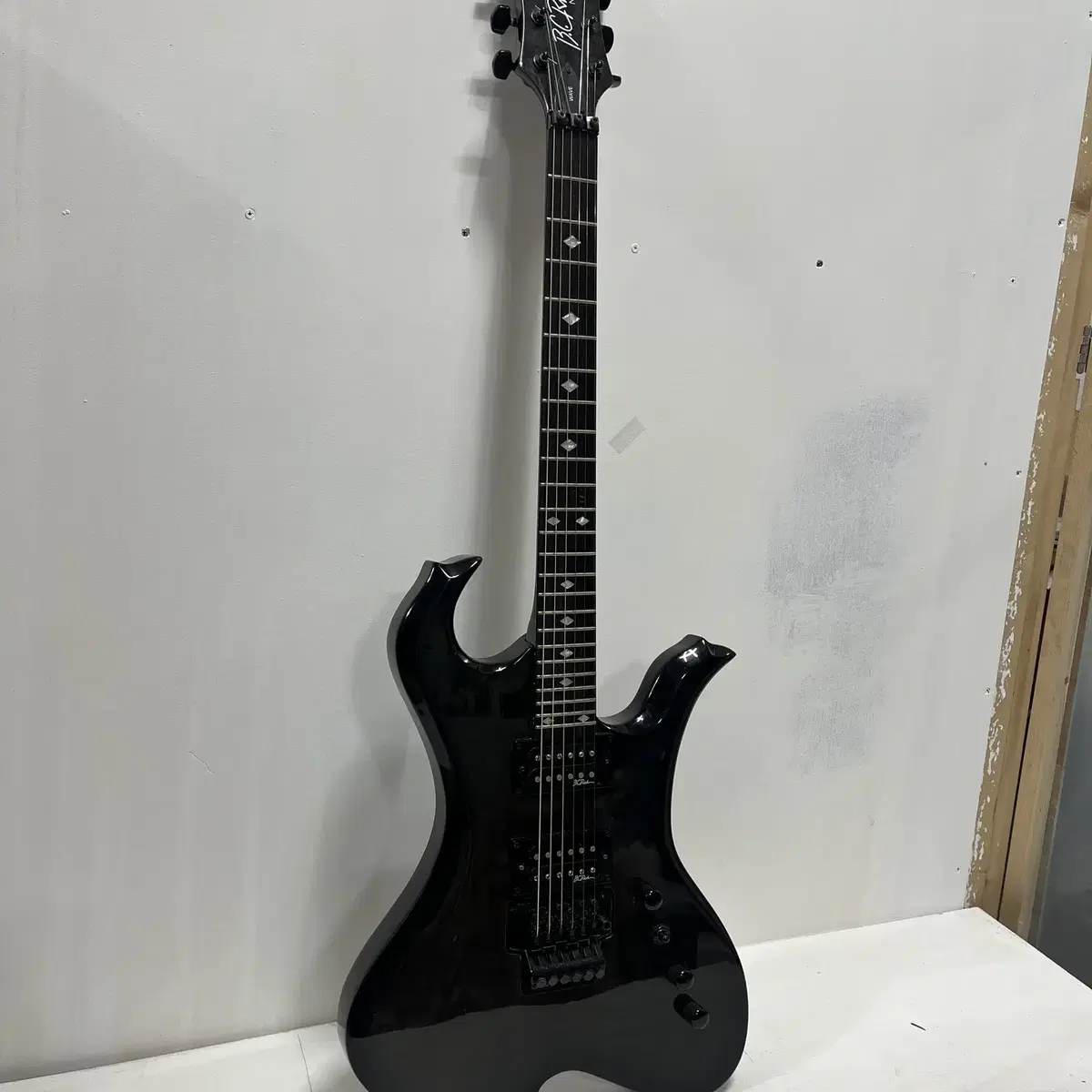 BC Rich NJ 시리즈 넥 스루 웨이브 기타