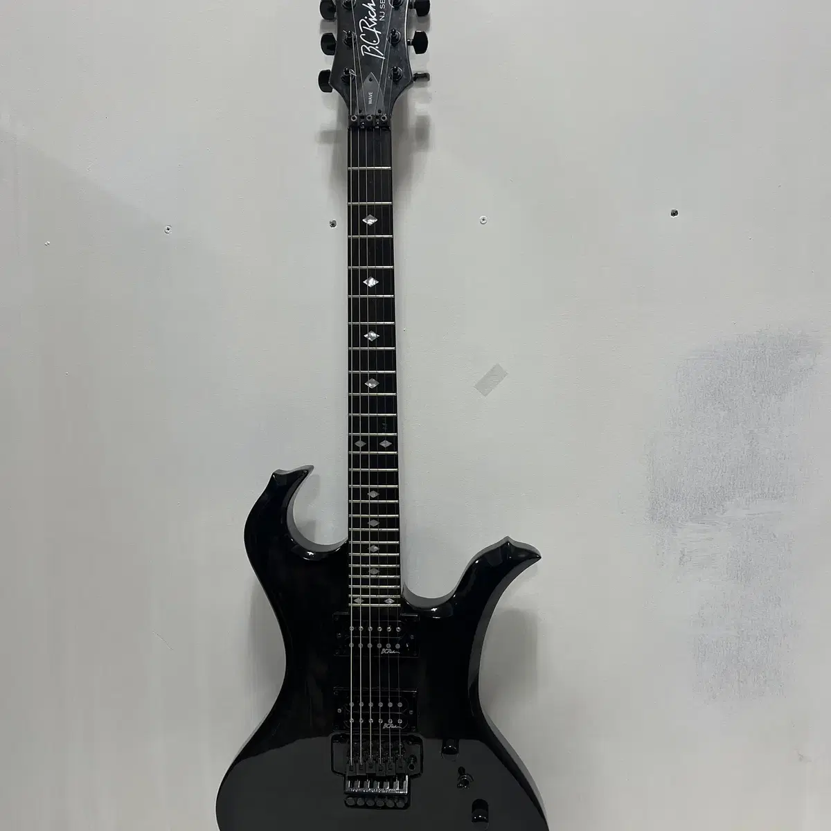 BC Rich NJ 시리즈 넥 스루 웨이브 기타