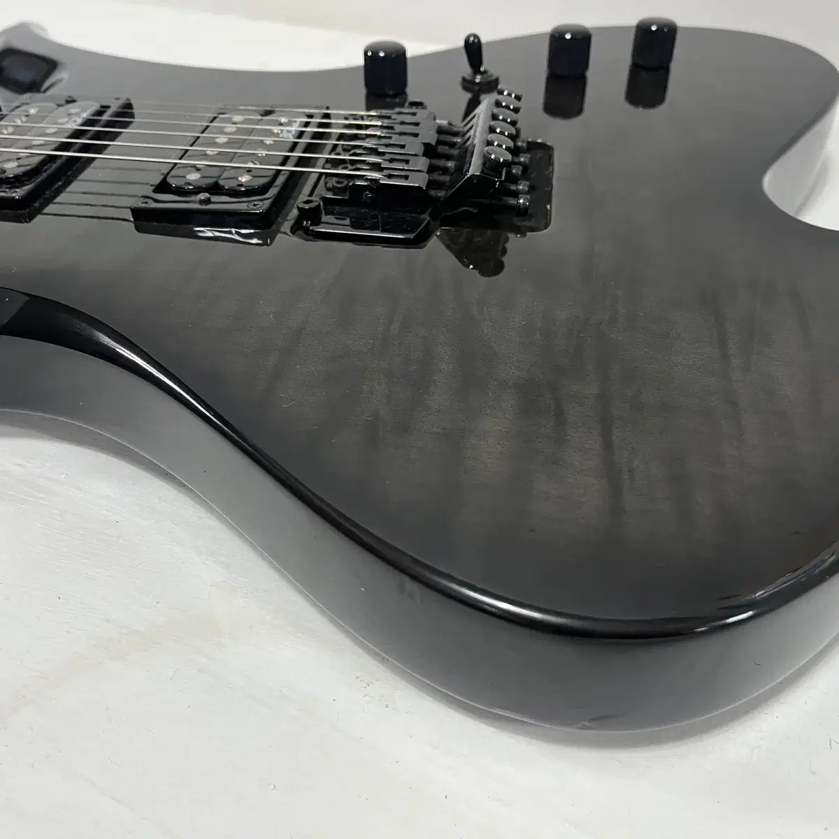 BC Rich NJ 시리즈 넥 스루 웨이브 기타