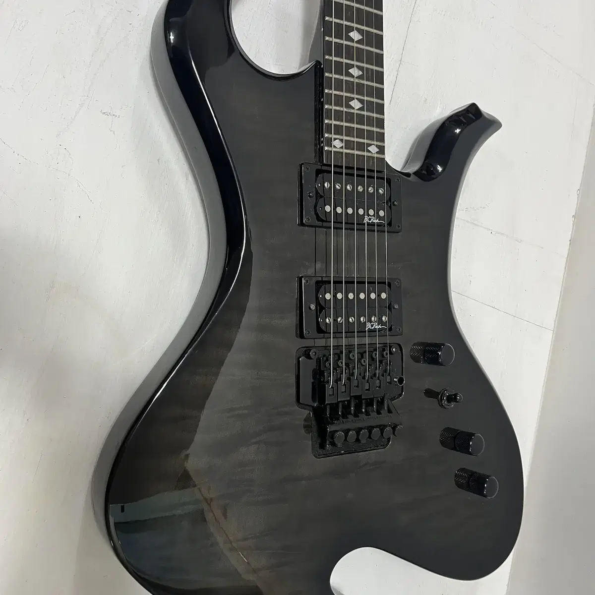 BC Rich NJ 시리즈 넥 스루 웨이브 기타