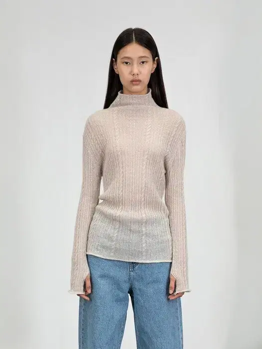 아모멘토 SHEER TURTLE NECK PULLOVER