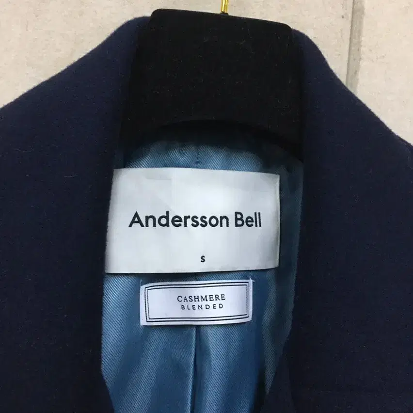 Andersson Bell 네이비 더블단추 양모 캐시미어코트