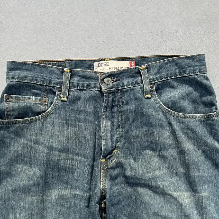 Levis 569