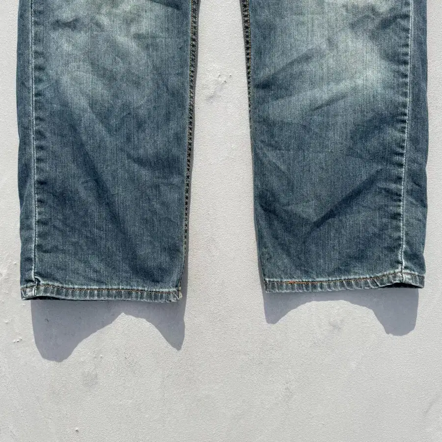 Levis 569