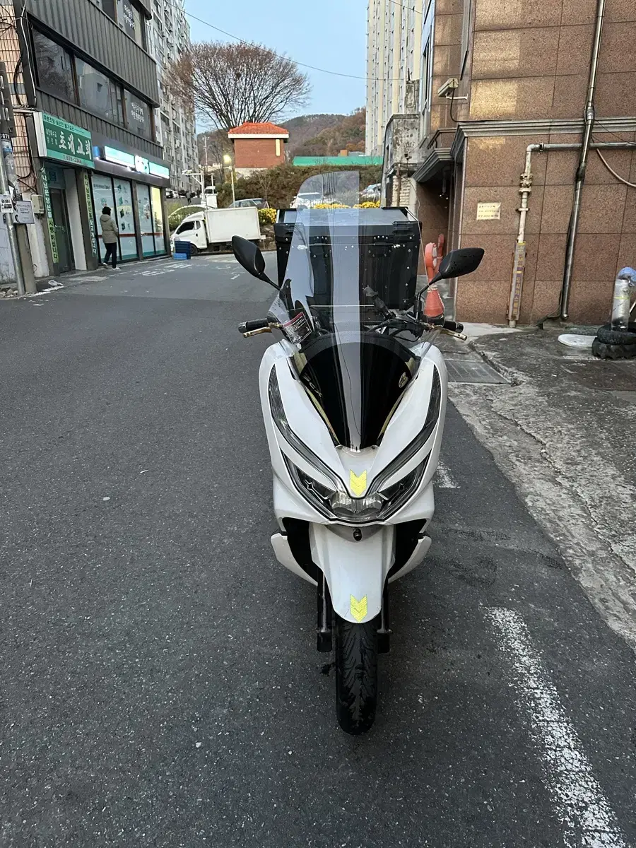 18년식 pcx125 오토바이 판매해요