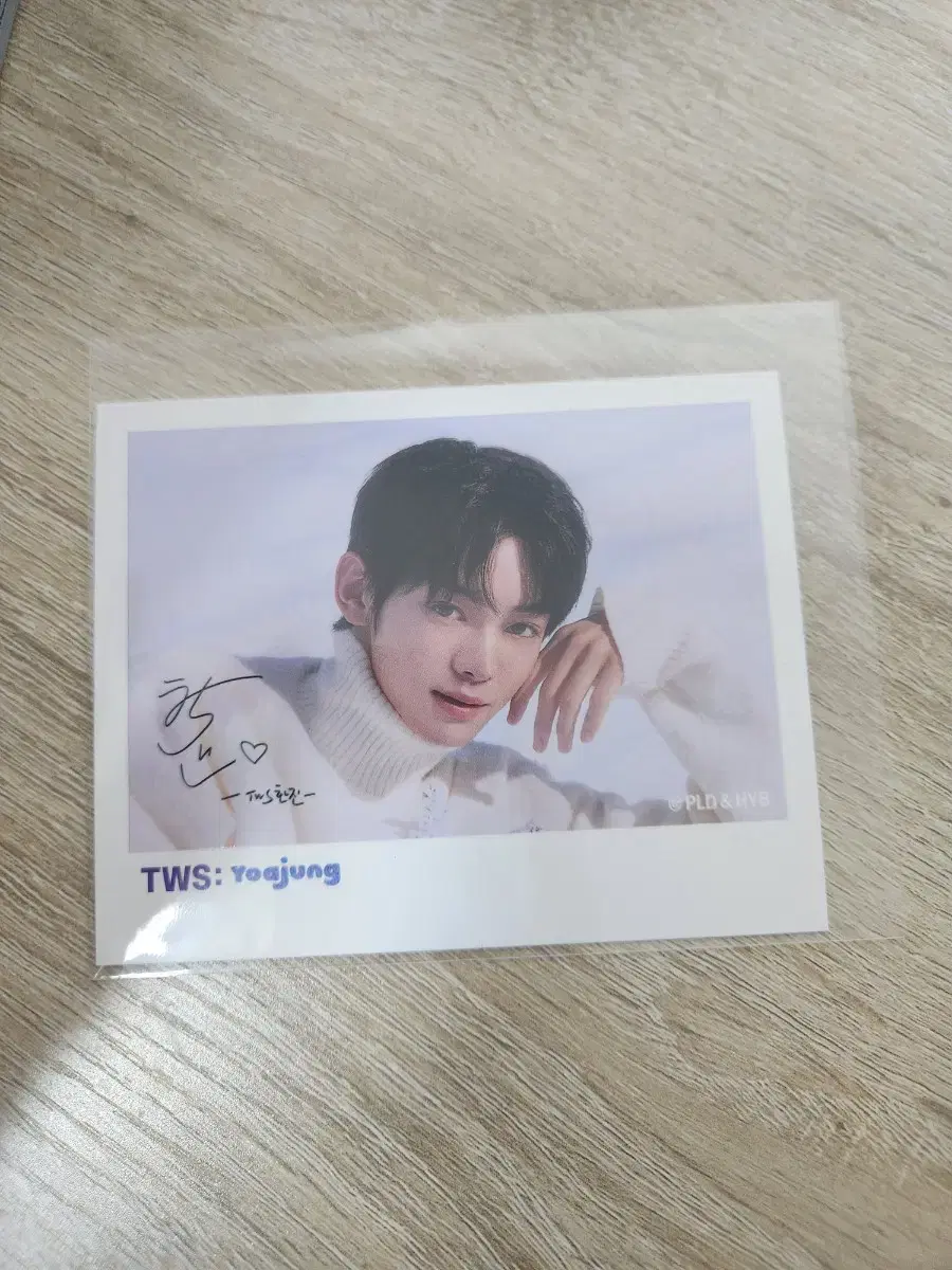 TWS Joa Jung Han Jin Polaroid