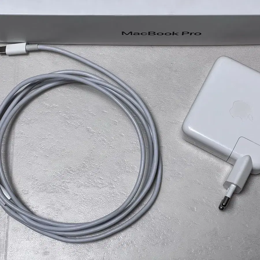 맥북 프로 2020 13인치 m1 ssd1TB 램16gb