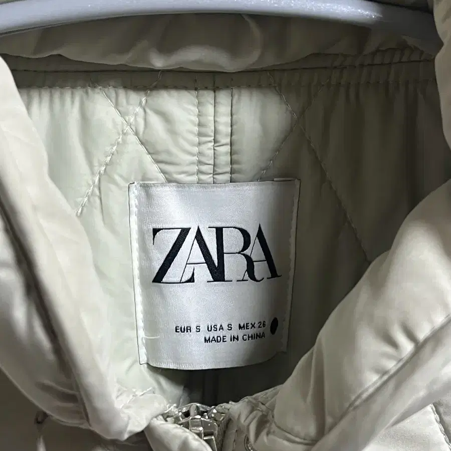 ZARA 자라 워터프루프 누빔 퀄팅 숏자켓 패딩점퍼 S