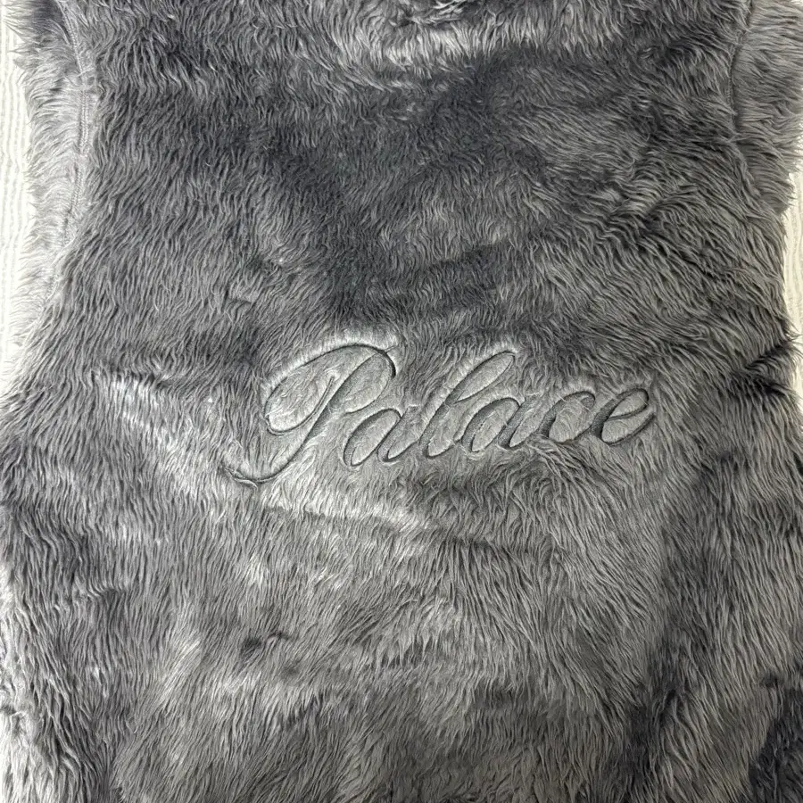 palace furry zip funnel XL