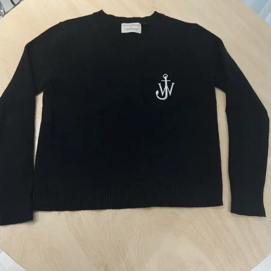 Jw anderson x topshop 브이넥 니트