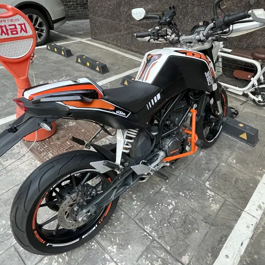 KTM 듀크 125 Abs