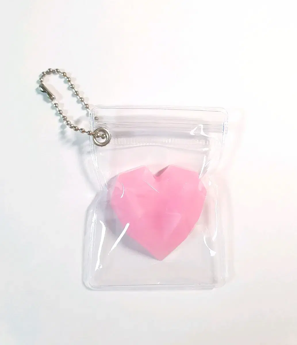 Symbol heart keyring pink opaque