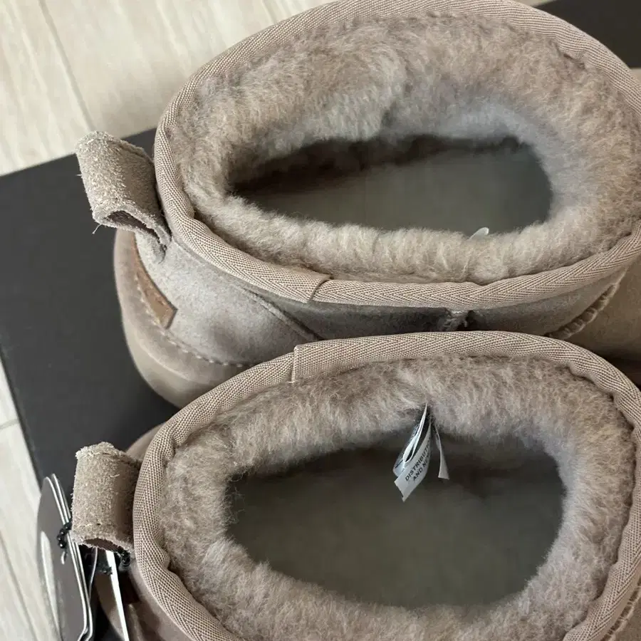 호주어그 오즈웨어 UGG 울트라미니플랫폼 3.5cm 브론즈