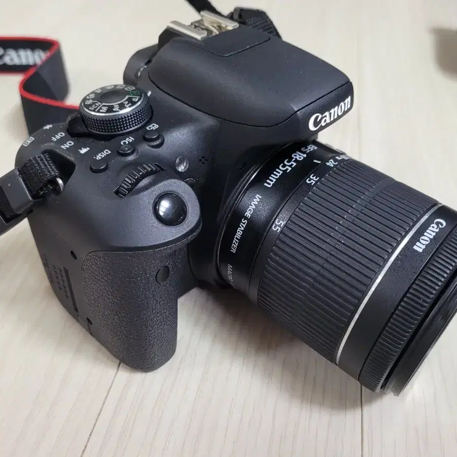 300컷 이하의 캐논 카메라 EOS 750D 와 18-55 렌즈 세트