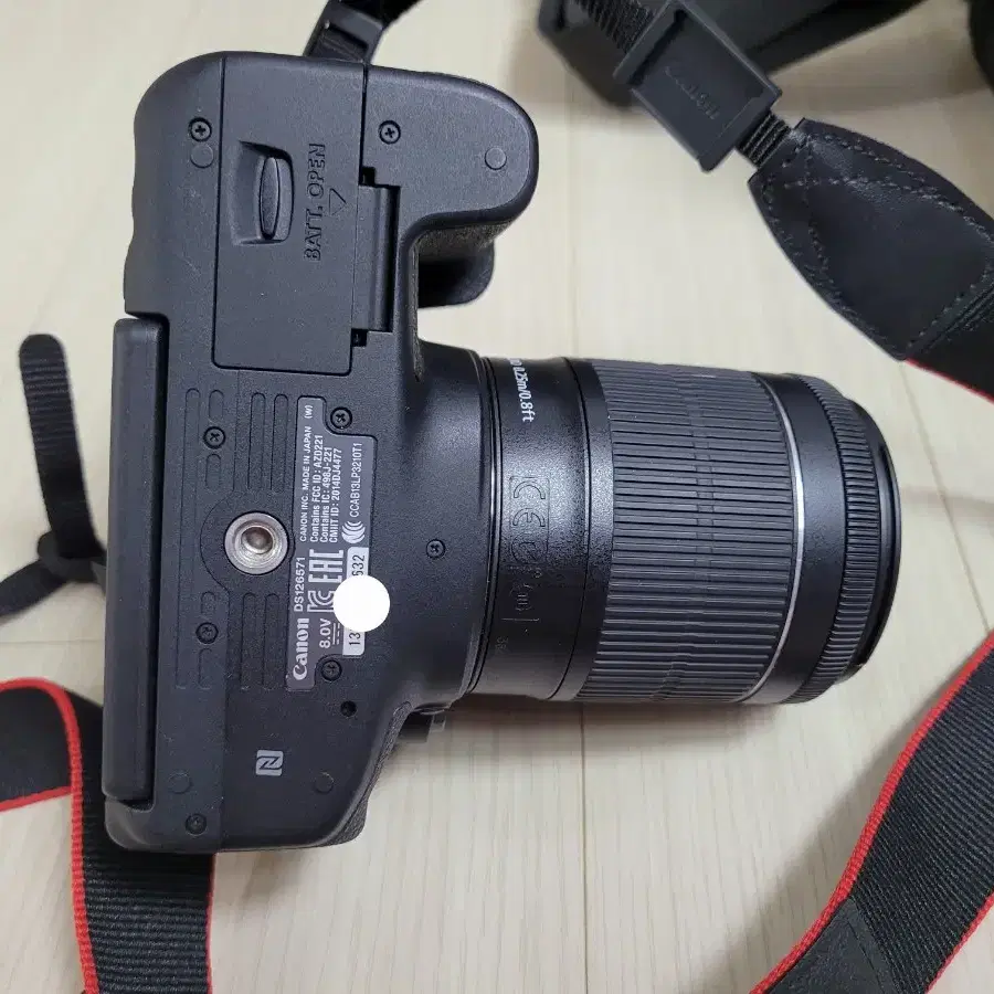 300컷 이하의 캐논 카메라 EOS 750D 와 18-55 렌즈 세트