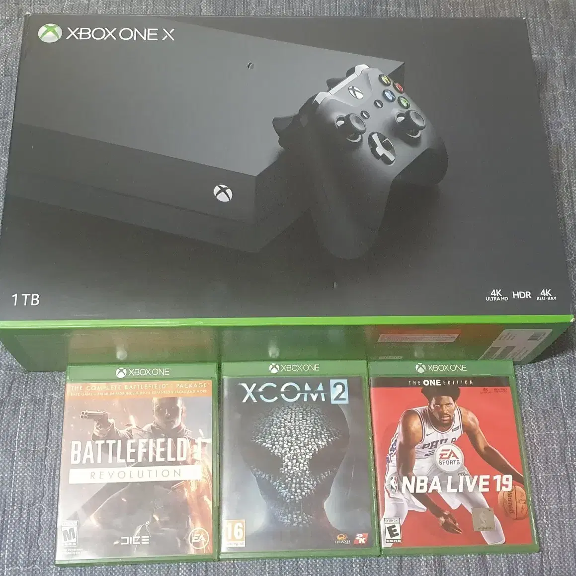 XBOX ONE X 1TB 박스셋 팝니다(게임5장포함)