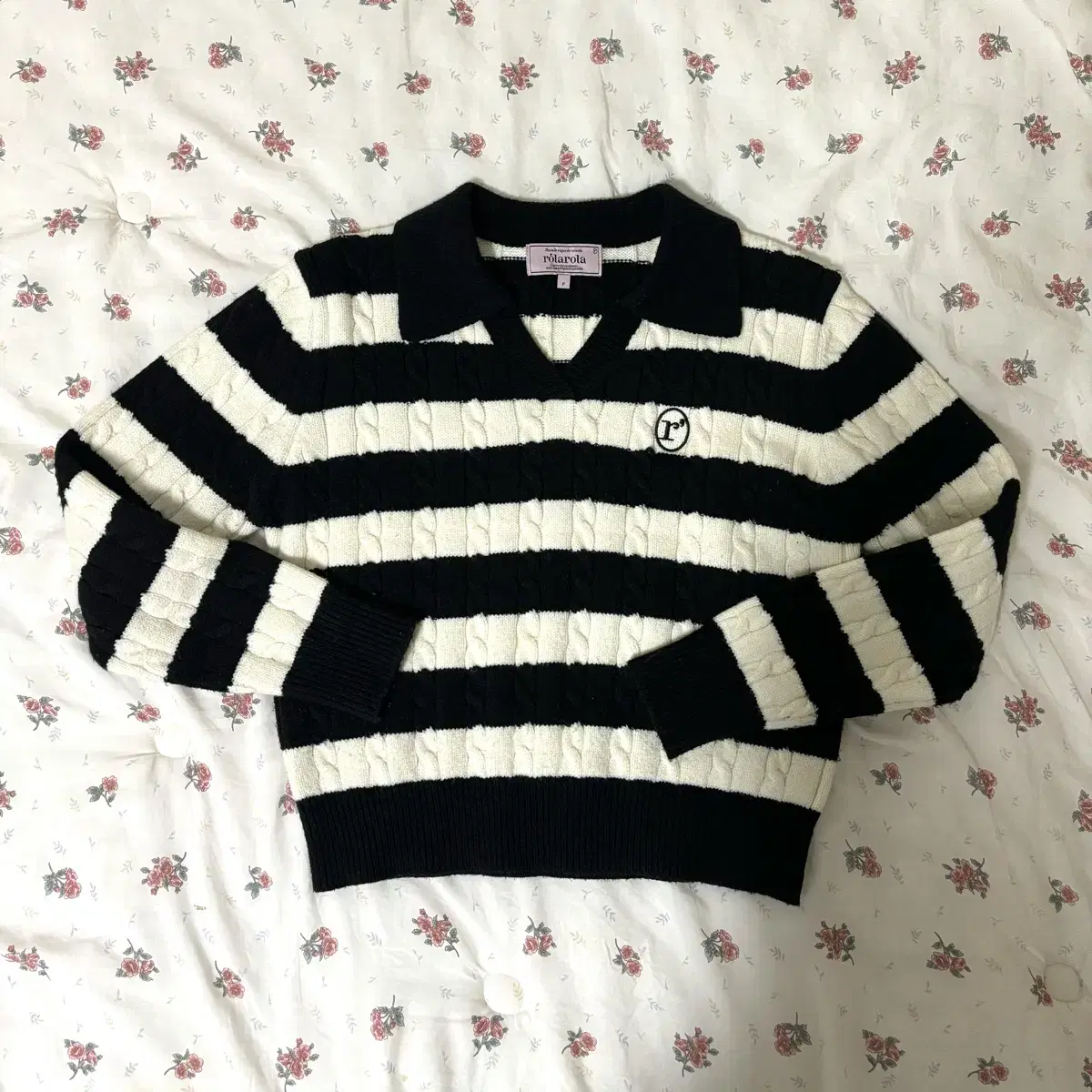 로라로라 니트 COLLAR STRIPE BOARDER KNIT WH+BK