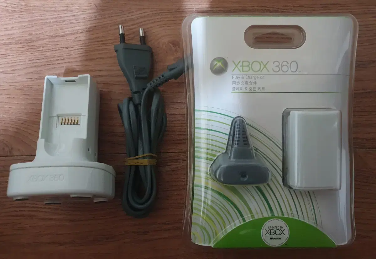 XBOX360 마소정품 차치킷 새제품 밀봉+충전기 팝니다