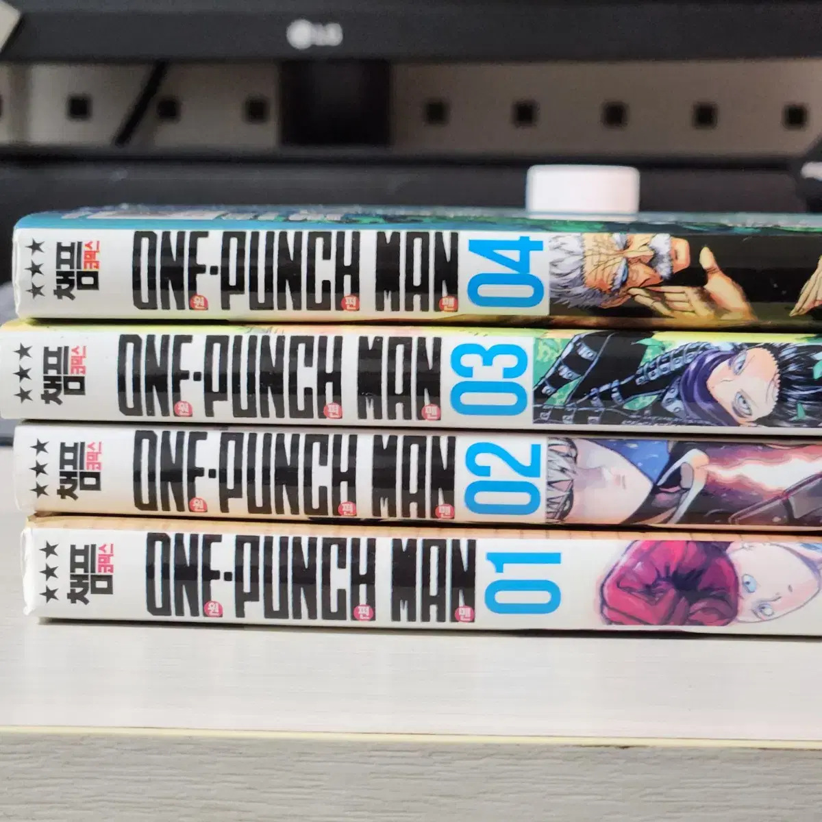 원펀맨 ONE-PUNCH MAN 만화책 1~4권 일괄