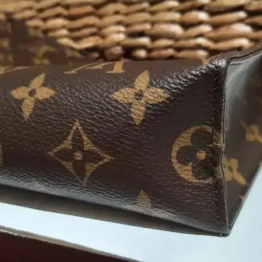 파우치 Louis Vuitton Monogram Leather Pouch