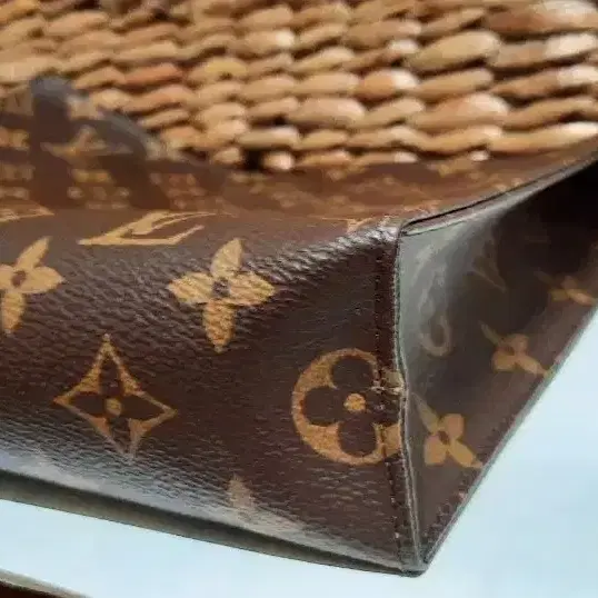 파우치 Louis Vuitton Monogram Leather Pouch