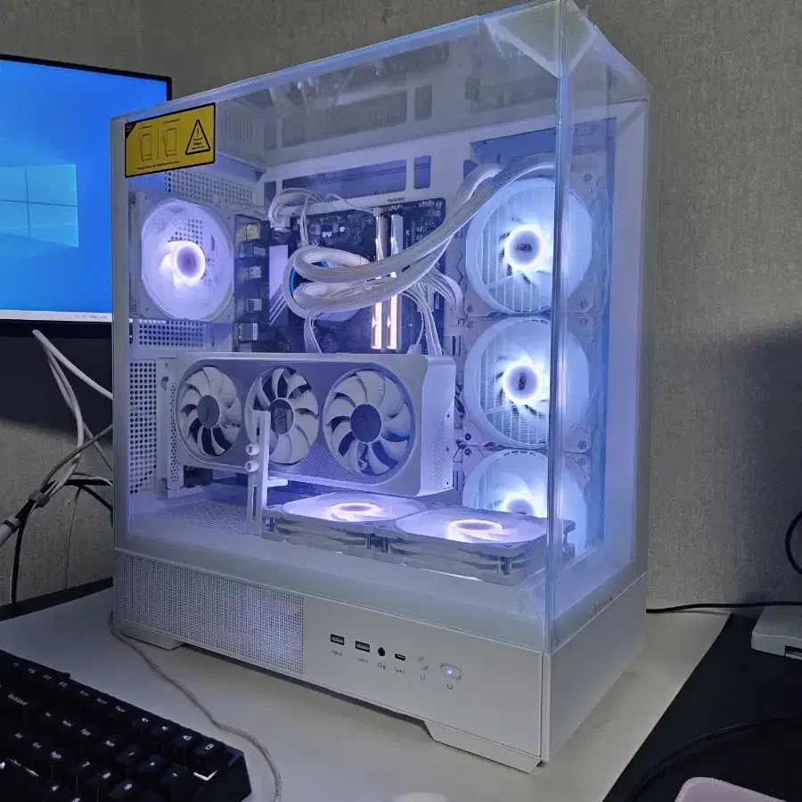 7800x3d rtx4070super 화이트 고사양 본체