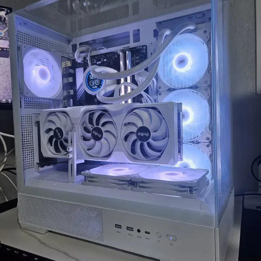 7800x3d rtx4070super 화이트 고사양 본체