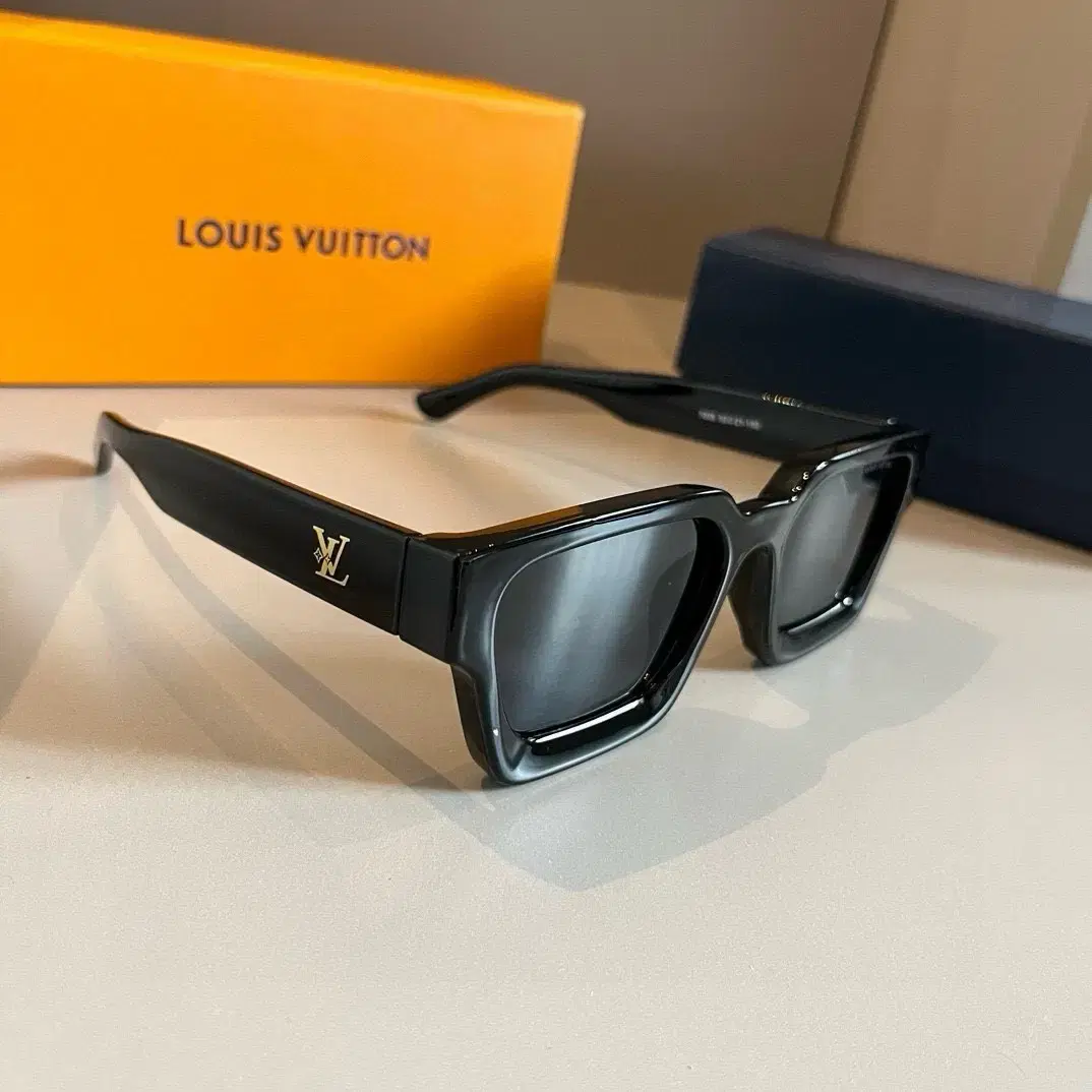 LOUIS VUITTON 루이비통 패션 선글라스