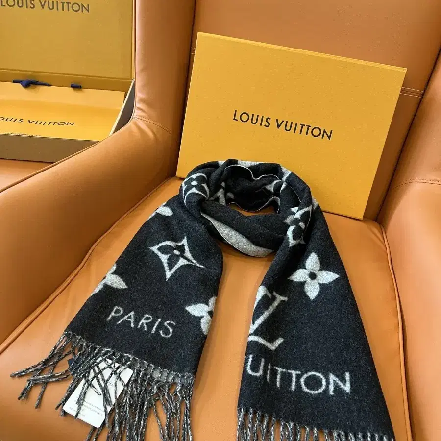 LOUIS VUITTON 루이비통 모던 캐주얼 스카프