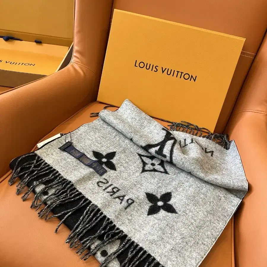 LOUIS VUITTON 루이비통 모던 캐주얼 스카프