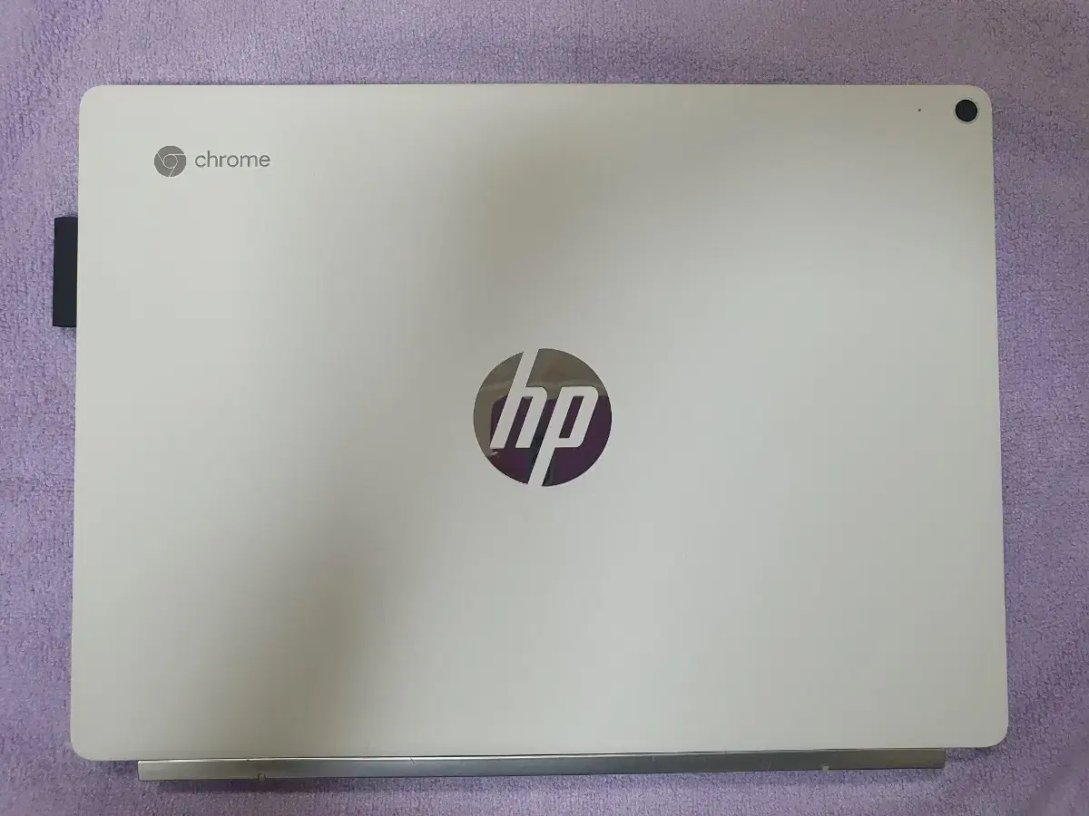 HP 2-in-1 Cromebook X2 12 (밑판 찍힘)