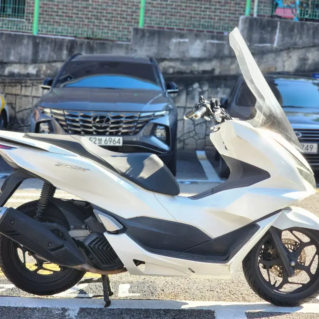 21년식 PCX125 화이트 A급 순정 출퇴근용 팝니다