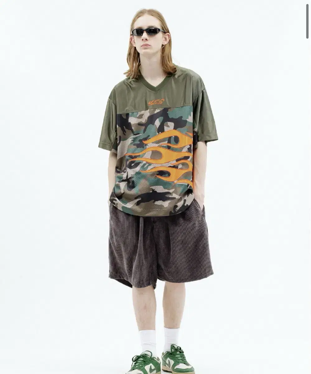 예스아이씨 Y.E.S Satin Football Tee Camo