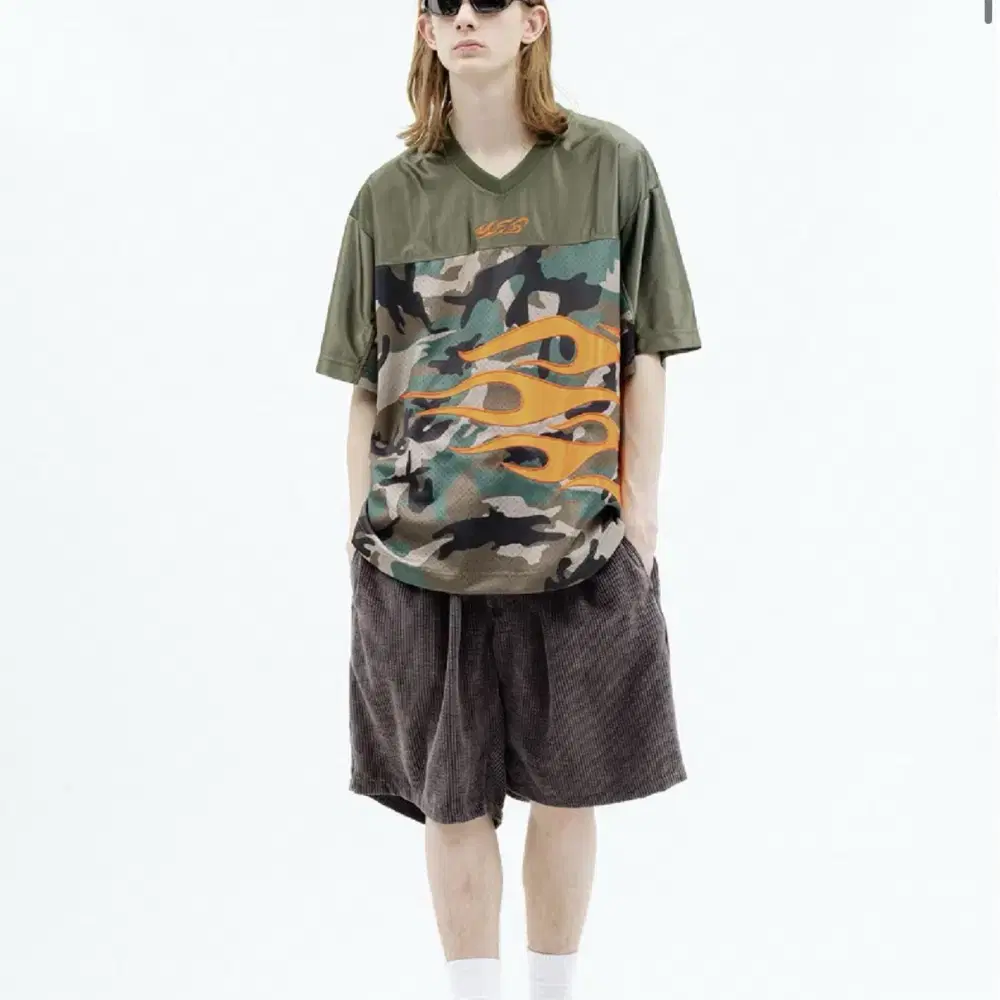 예스아이씨 Y.E.S Satin Football Tee Camo