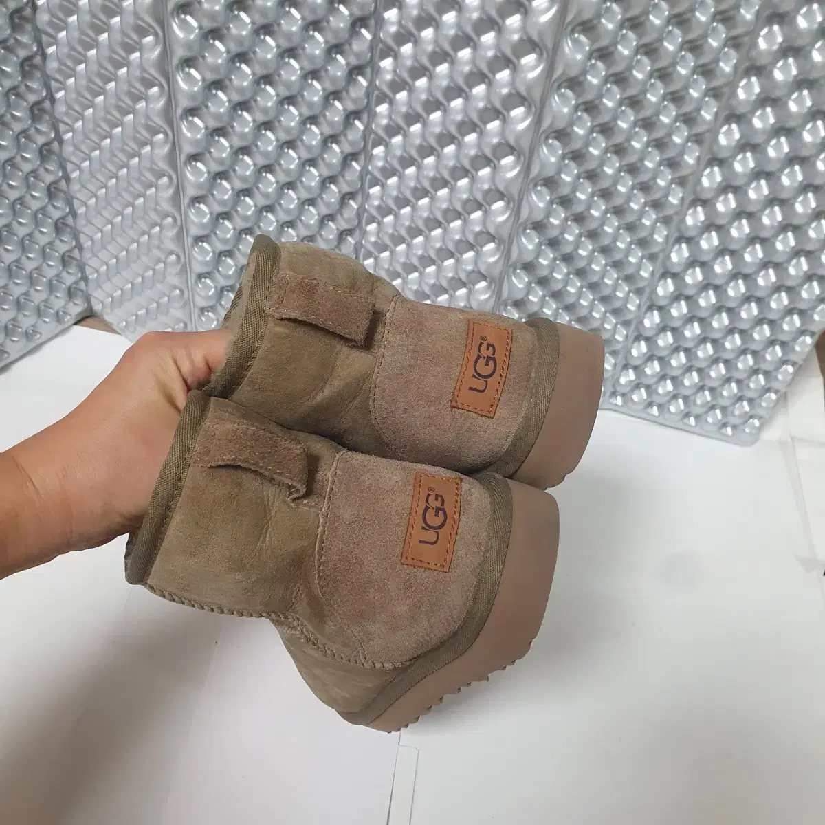 어그. Ugg  245.250