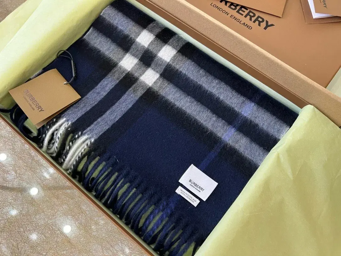 BURBERRY 버버리 여성 네이비 캐시미어 머플러